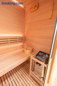 Jacuzzi & Sauna Skyview - Image 3