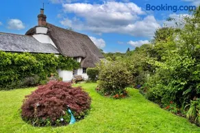 Finest Retreats - Wisteria Way - Image 1