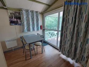 Chalet avec terrasse et piscine chauffée - Image 4