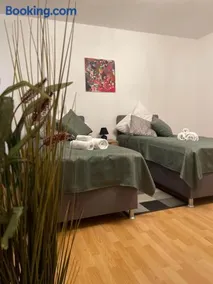 City 2-Zimmer Apartment mit Balkon - Image 1