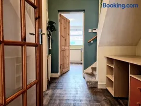 Devon St - Cozy home, Free easy parking! - Image 3