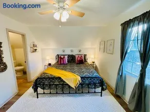 Serenade Cottage in the Country - Image 3