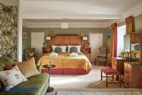 Cliff Farmhouse B&B Suites - Image 2