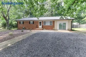 Gateway to Lake Tillery Retreat - Image 2