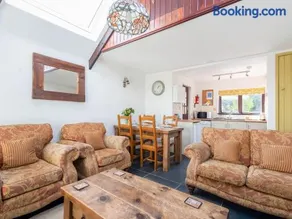 Cross Cottage - Image 4