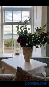 Tonn Ruray Sea View Luxury 2 Bed Apartment - Image 4