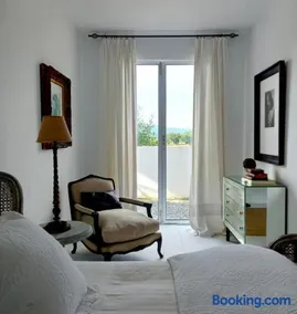 The White House Homestay - Image 1