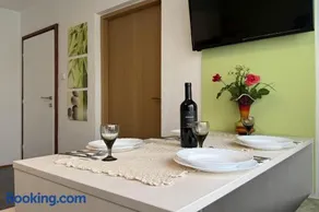 ASGARD Guesthouse - Image 3