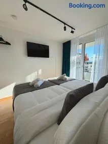 Big City Apartment Flugfeld, Balkon, bis 8 Personen, 3 Schlafzimmer mit Smart TVs, 1 Parkplatz, 2 Min zum Bahnhof - Image 2