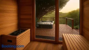 The Olive House Backs Blue Mountains National Park - Image 2