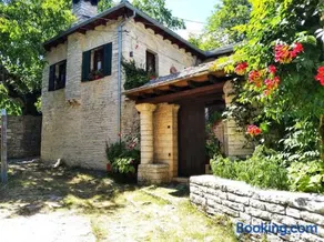 Παραδοσιακό Σπίτι στο Μονοδένδρι - Image 1