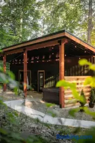 The Hillside Retreat - Cozy container home with Hot tub and Fire pit - Image 2