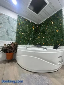 Cabaña tipo glamping con jacuzzi y malla catamaran en finca la fortuna - Image 3