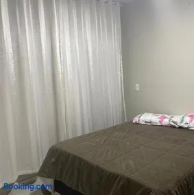 Casa compartilhada, 3 quartos - Image 1