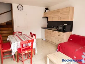 Maison accueillante à Solesmes avec terrasse et parking inclus - Image 2
