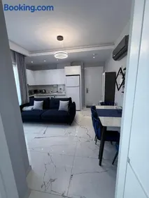 Apartmen in Alanya in the city center by the sea - Image 3