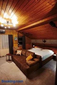 Pepin Stay - Image 1