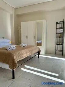 Onar Seaview Apartment in Pythagorio - Image 2