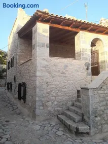 Stonehouse in Mani Penisula - Image 1