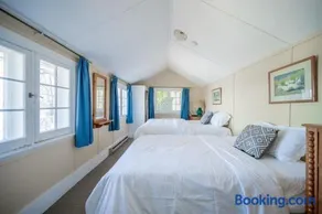 146 Peaceful 3BR Lakeside Retreat for Families - Image 1