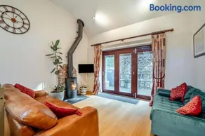 2 Bed in Farnham oc-t34459 - Image 1