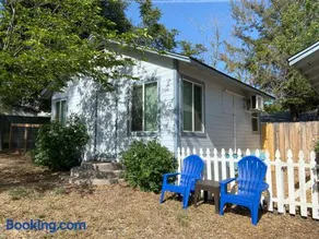 Clearlake Cabins & Boat Parking - Image 2