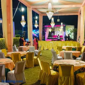 Vani Hotel Golden Petals - Image 2