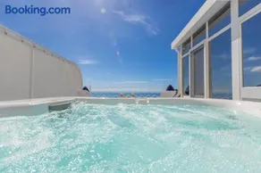 Aurora Luxury Suites Seaview - Image 3