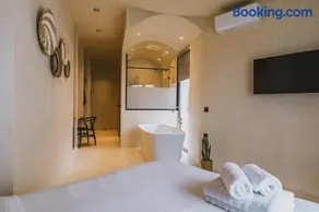 Viento Luxury Apartments - Steps from the Beach - Image 4