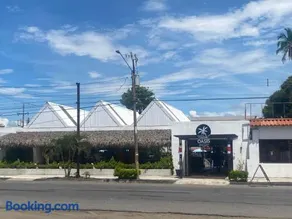 Hotel Oasis Beach Club - Image 4