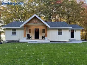 Sebago Basin Getaway - An Unforgettable Experience - Image 1