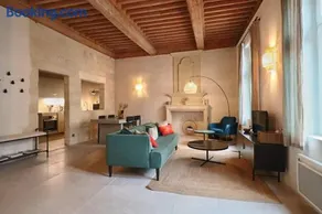 Appartement de Caractère avec Cachet Unique à Uzès - Image 1
