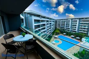 The Expert in Ocean Blue Near Airport - No Pool Access - Image 4