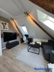 Central Two Room Apartment! - Image 1
