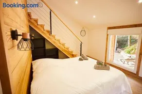 chalet la forgerie Piscine Jacuzzi Cinéma - Image 3