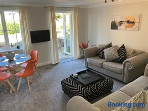 Eastbourne Long Beach View, Sovereign Harbour Apartment, Exceptional - Image 5