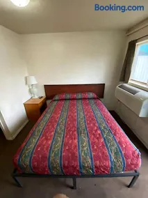 Tacoma Center Motel - Image 3