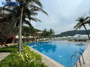 Beach condos at Pico de Loro Cove & possible Beach Club Access & Wi-Fi & Netflix, 42-50''TVs with Uratex beds & pillows, equipped kitchen, balcony, parking, guest registration fee is not included - Image 3
