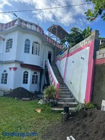Pink house - Image 4