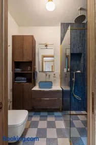 Design Apartment with Lake View and Private Garden - Image 3