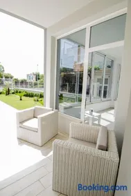 Luxury House - Image 1