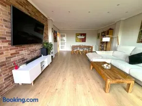 Fabulous Apartment with Garden and Parking - Image 5