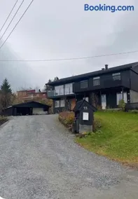 Rom med sjøutsikt sentralt på Finnsnes - Image 5