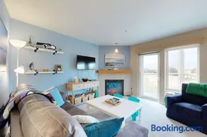 Oceanfront Condo with stunning views WIFI W&D fireplace & great location - Image 2