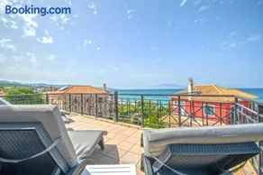 Seaside Holiday House by elite - Image 1