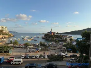 Apartamento con vista hermosa y playa caleta - Image 1