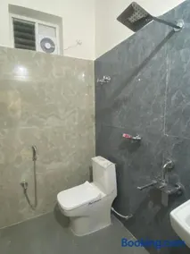 Luxury 2BHK Penthouse Manikonda 2 ACs Brand New - Image 2