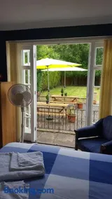 Gatwick Castle B&B - Image 4