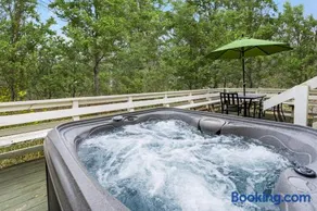 Harpers Ferry Cabin Hot Tub, Deck, Fire Pit, WiFI - Image 4