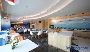 Holiday Inn Express Dalian Golden Pebble Beach by IHG - Image 2